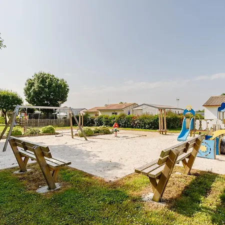 23 - L'hirondelle - Village Сasa de vacaciones *